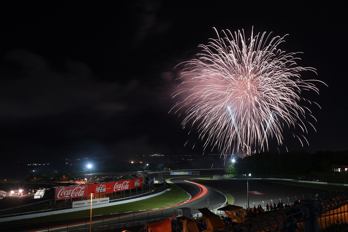 スーパー耐久 第7戦 S耐FINAL 大感謝祭 スーパーガレージセール、 花火